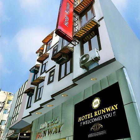 Airport Hotel Runway Nuova Delhi Esterno foto