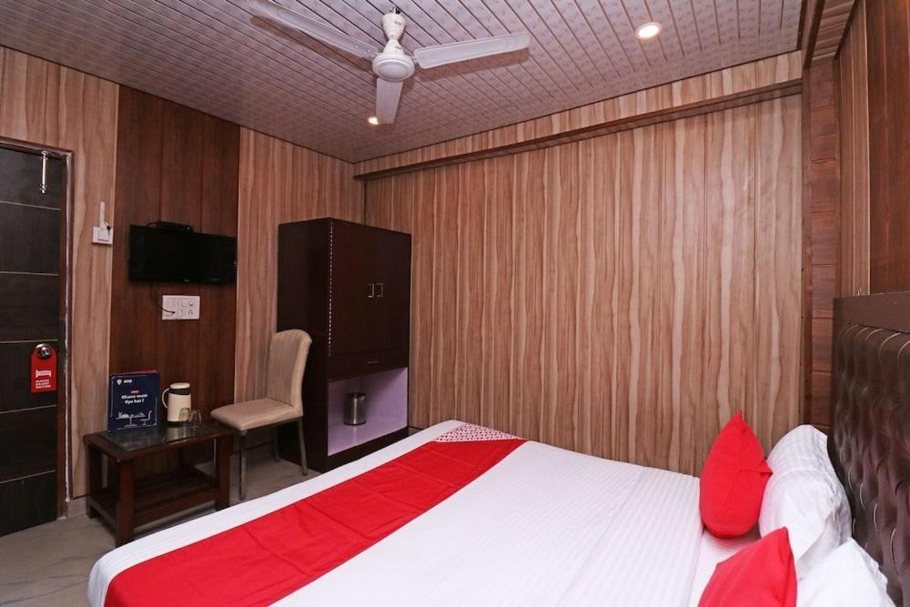 Airport Hotel Runway Nuova Delhi Esterno foto