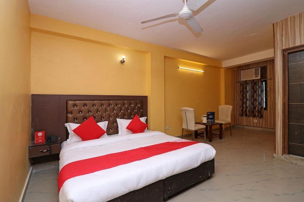 Airport Hotel Runway Nuova Delhi Esterno foto