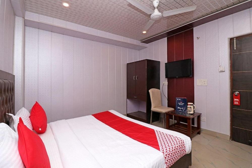 Airport Hotel Runway Nuova Delhi Esterno foto