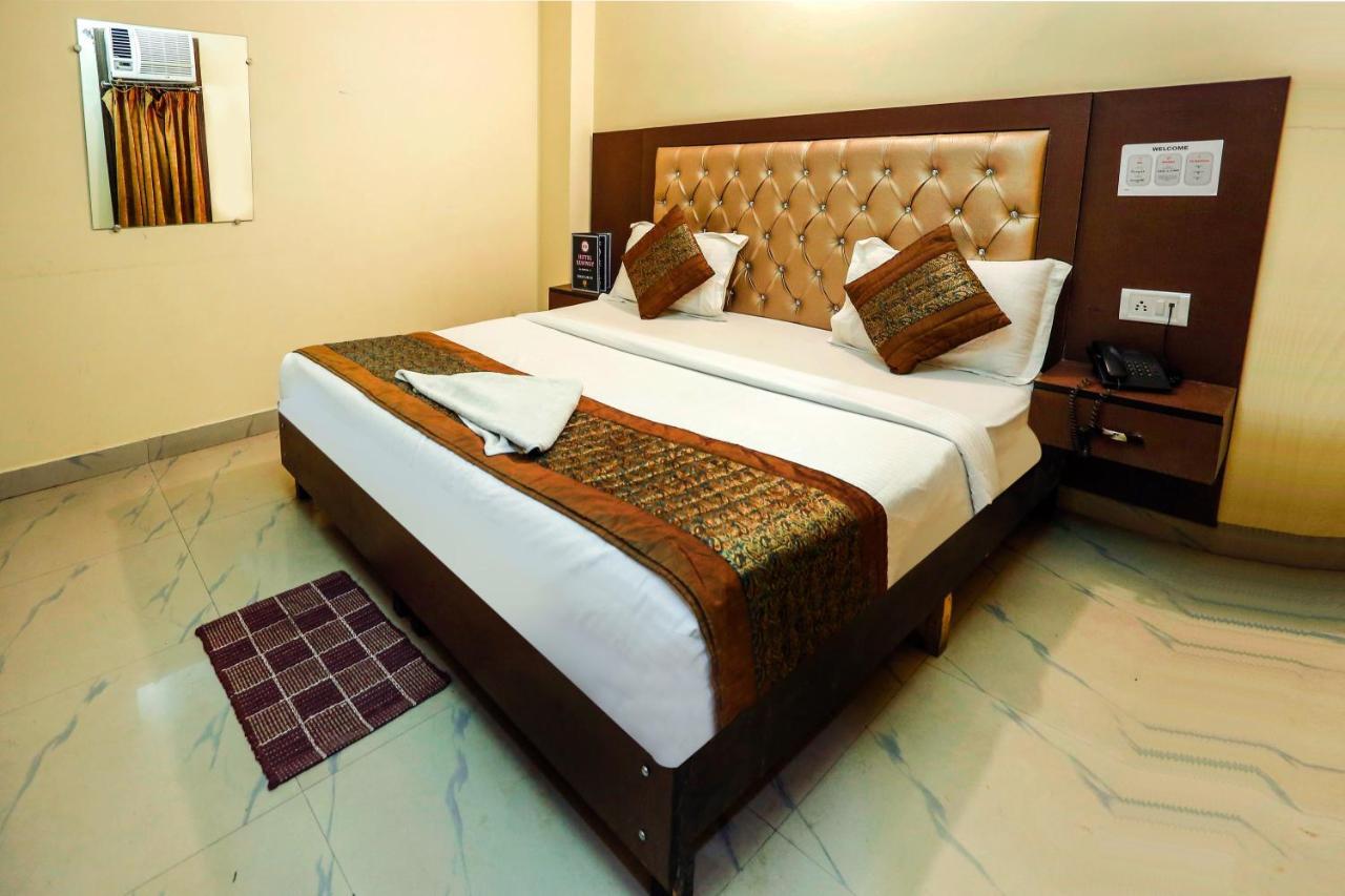 Airport Hotel Runway Nuova Delhi Esterno foto