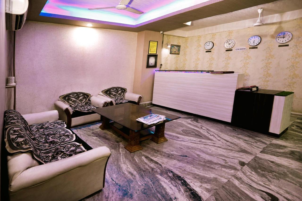 Airport Hotel Runway Nuova Delhi Esterno foto