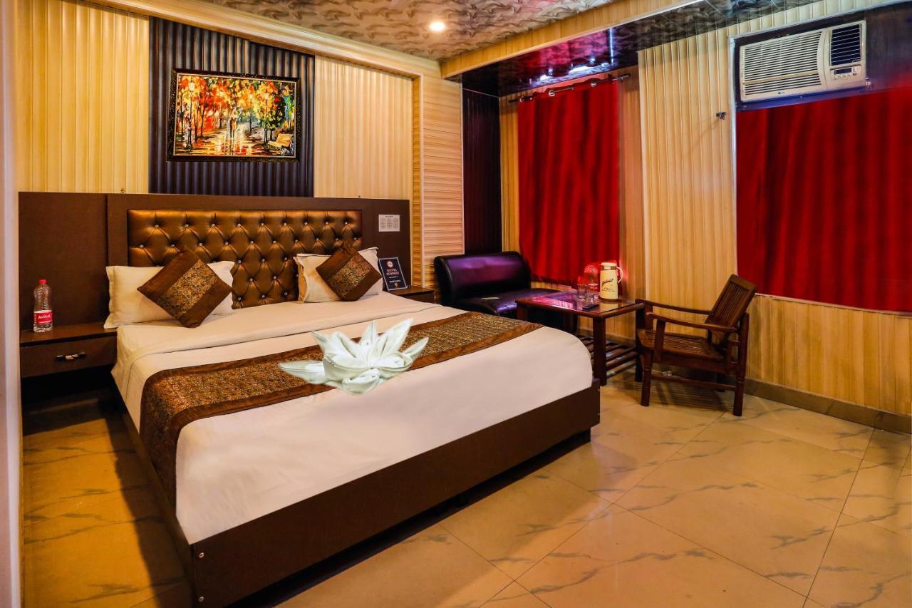 Airport Hotel Runway Nuova Delhi Esterno foto